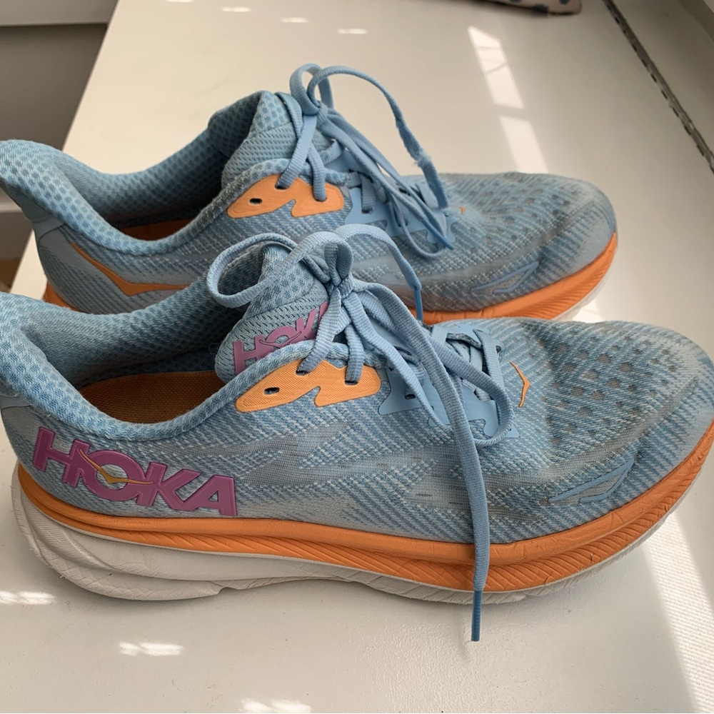 Women’s size 9.5 hoka’s